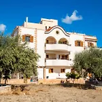 Petra 3*